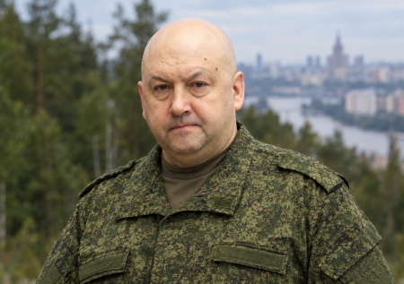 «Генерал Армагеддон» пугает Запад: как живет Сергей Суровикин, вернется ли на СВО
