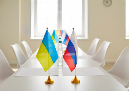 Стало известно, сколько украинцев выступают за диалог с Россией