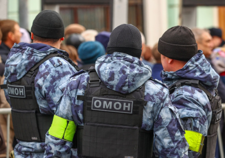 Постпред России раскрыл, имеет ли армия химсредства против беспорядков