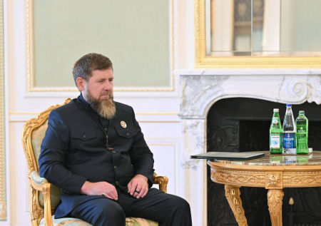 Кадыров выразил соболезнования Алиеву из-за крушения самолета AZAL