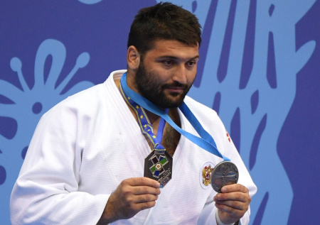 Путин поздравил Тасоева с победой на чемпионате мира в Баку