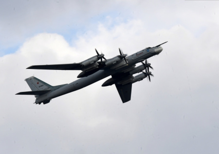 Ракетоносец Ту-95МСМ пролетел рекордное время без посадки
