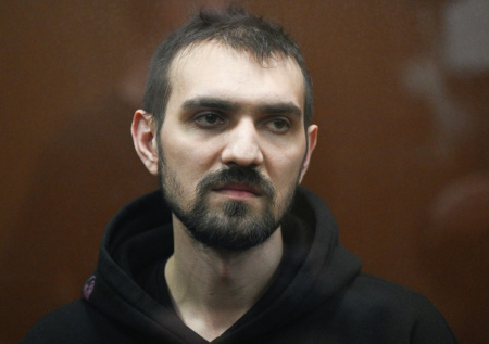 Суд поставил точку в деле неудачно пошутившего комика Артемия Останина