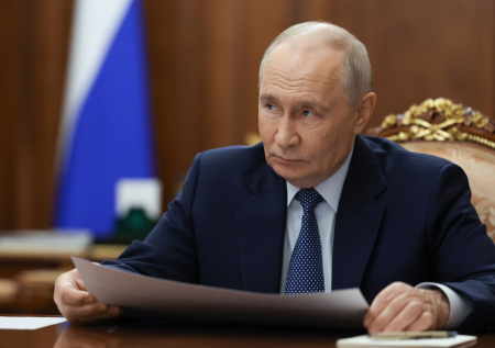 Путин указал на важность повышения уровня цифровой безопасности в России