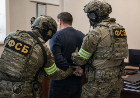 Сотрудники ФСБ обезвредили под Псковом диверсанта из Швеции