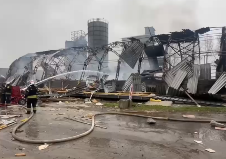 Россиянин погиб при пожаре и взрыве газа в ангаре