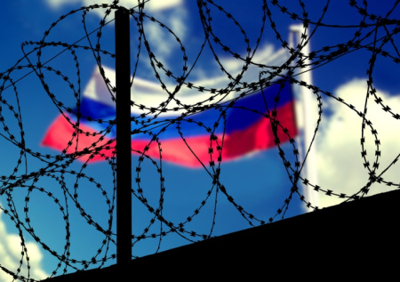 Стало известно число санкций против России