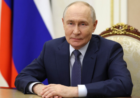 «Не полностью добиваемся»: Путин призвал укреплять фондовый рынок России