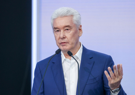 Собянин поздравил работников дорожного хозяйства с праздником