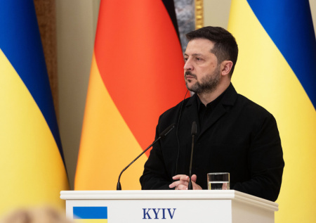 «Хватит!»: во Франции возмутились просьбой Зеленского выделить еще €70 млрд