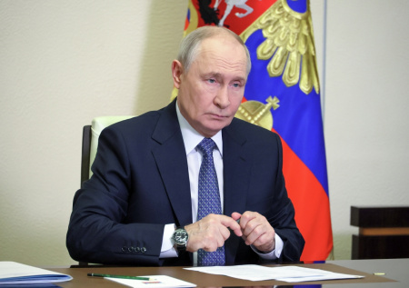 Путин провел совещание с командным составом