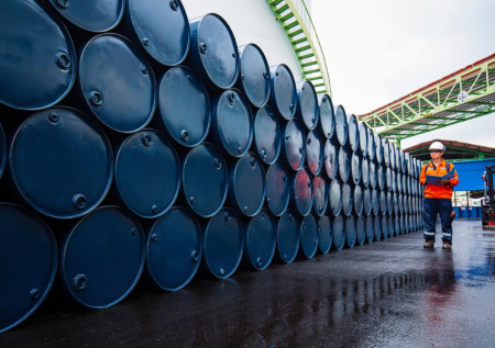 МЭА договорилось вывести на рынок новые запасы нефти и дизеля