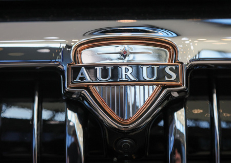 Названа цена обновленного Aurus Senat