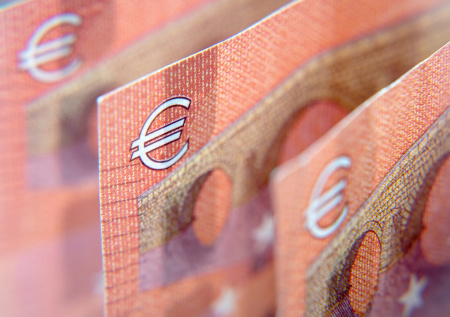 Европейская страна решила дать Украине €10 млн на оружие