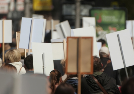 Политолог ответил, какие силы вызвали митинги в Киеве