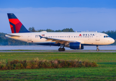 Самолет Austrian Airlines сел в Болгарии из-за угрозы взрыва