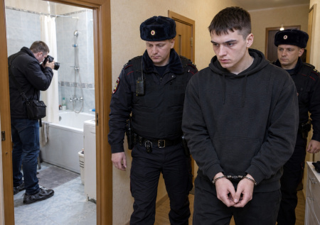 Мать-пьяница потеряла троих детей: младшего убил муж-зэк, а старших изъяли