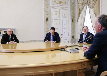 Встреча Путина с Уиткоффом длится уже два часа