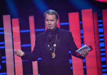 «Решил оставить»: Миронов рассказал о спектакле с бывшим участием Хаматовой