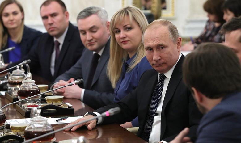 Президент РФ Владимир Путин на встрече с победителями конкурса «Лидеры России»