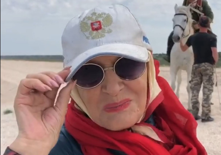 Дружинина съела торт с фото Харатьяна в конце съёмок «Гардемаринов»