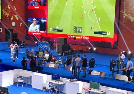На турнир за 37,5 млн рублей по FIFA 19 в Москве пришли 10 зрителей