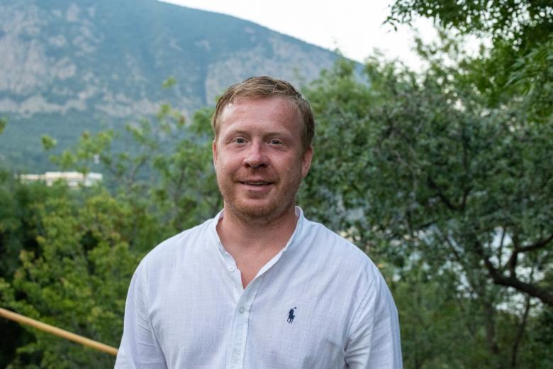 Режиссер, актер Антон Богданов на международном детском кинофестивале «Алые паруса» в МДЦ «Артек»