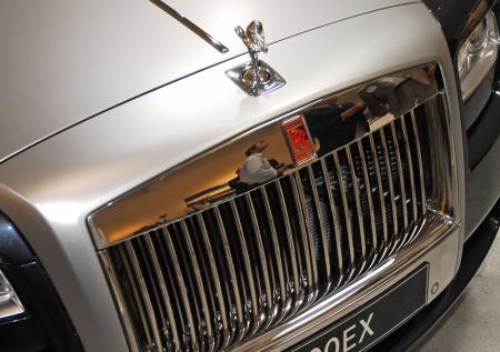 Неизвестный отобрал Rolls-Royce у 18-летнего москвича в ходе конфликта