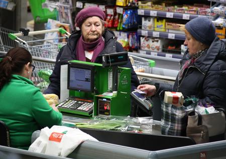 Средний чек по операциям по картам упал за год на 5%