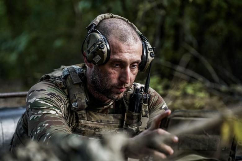 Военнослужащий вооруженных сил Украины в зоне боевых действий