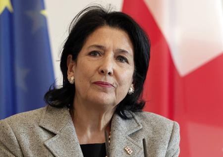 Президент Грузии призвала Россию не реагировать на провокацию радикалов