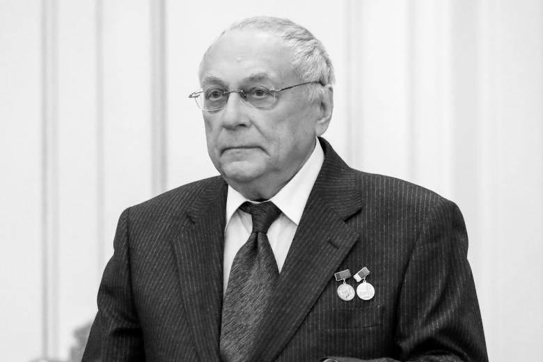 Юрий Земцов