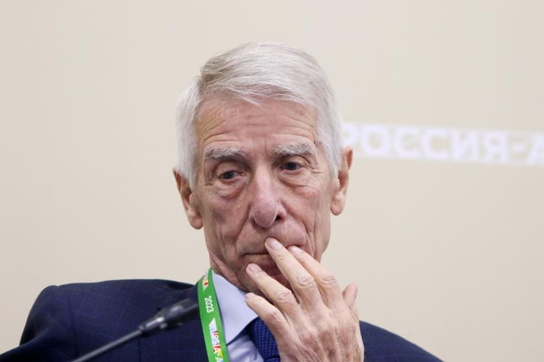 Валерий Непомнящий