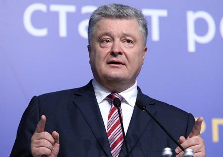 Порошенко приедет на похороны Маккейна