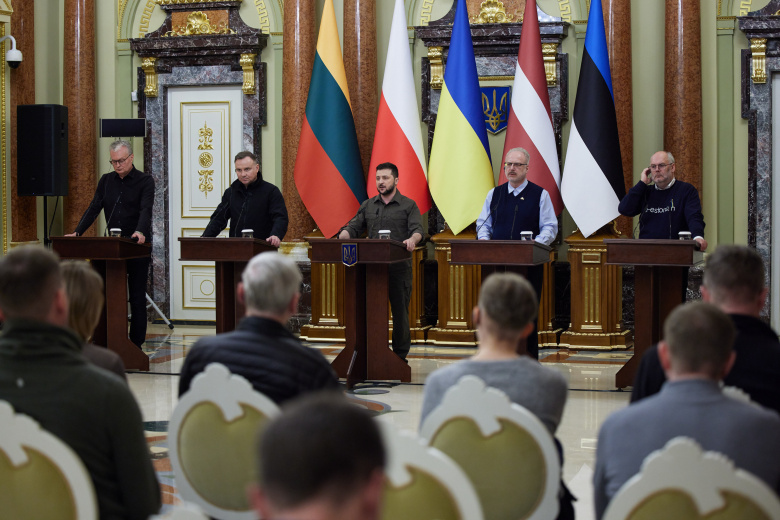 Владимир Зеленский на встрече с лидерами Польши, Латвии, Литвы и Эстонии