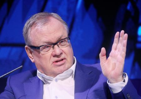 Глава ВТБ «отщелкал» зампреда за ошибку в прогнозе