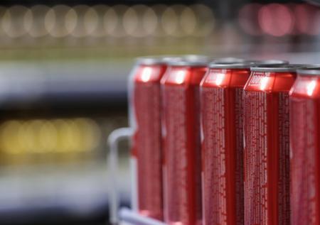 Нарколог раскрыл последствия увлечения баночными алкогольными напитками
