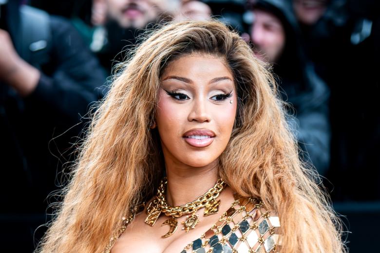  Cardi B 