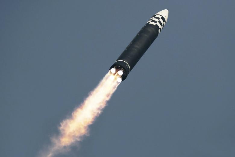 Испытательный пуск межконтинентальной баллистической ракеты Hwasong-17