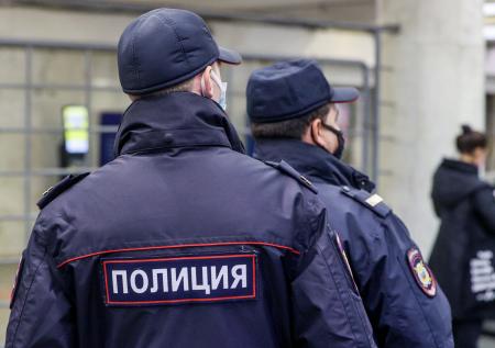 Появились кадры падения пассажира московского метро на пути