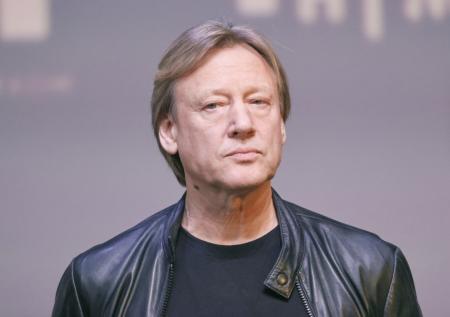 Проблемы с налоговой, отношение к СВО, санкции: где сейчас Дмитрий Харатьян