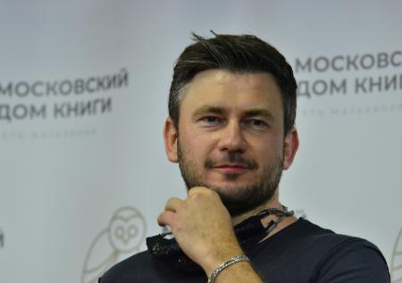 «Моя первая уголовка»: Глуховского заочно арестовали по делу о фейках