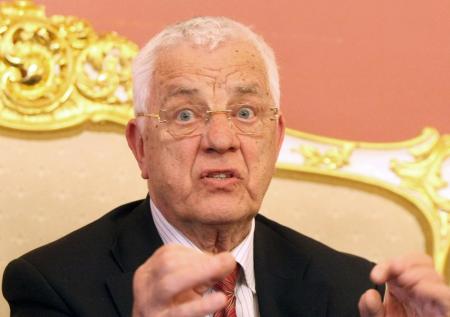 Автор песен Пугачевой объяснил, почему проигнорировал фестиваль Вайкуле