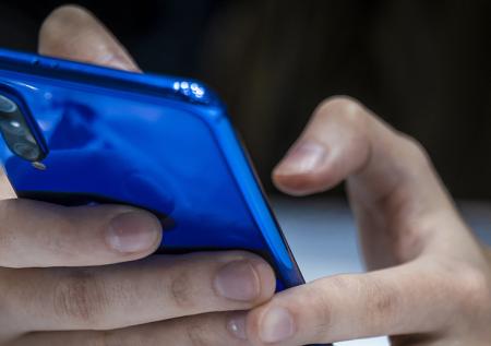 Xiaomi заняла первое место по онлайн-продажам смартфонов в России