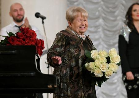 История любви с Добронравовым длиной в 67 лет. Как сейчас живет Пахмутова