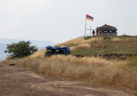 Власти Азербайджана сообщили о передаче 13 тел армянских военных Еревану