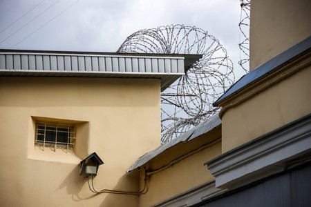 Экс-полицейскому вынесли приговор за слив данных попутчиков Навального