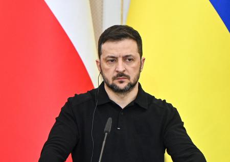 Зеленский позвонил Алиеву и обсудил крушение самолета