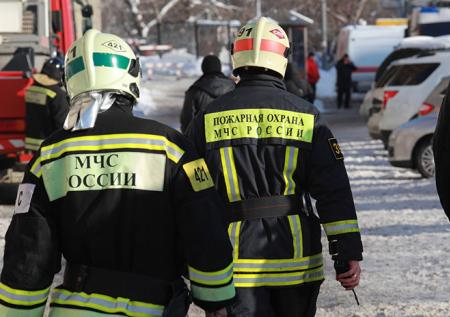 Жилой многоэтажный дом загорелся в Марьино