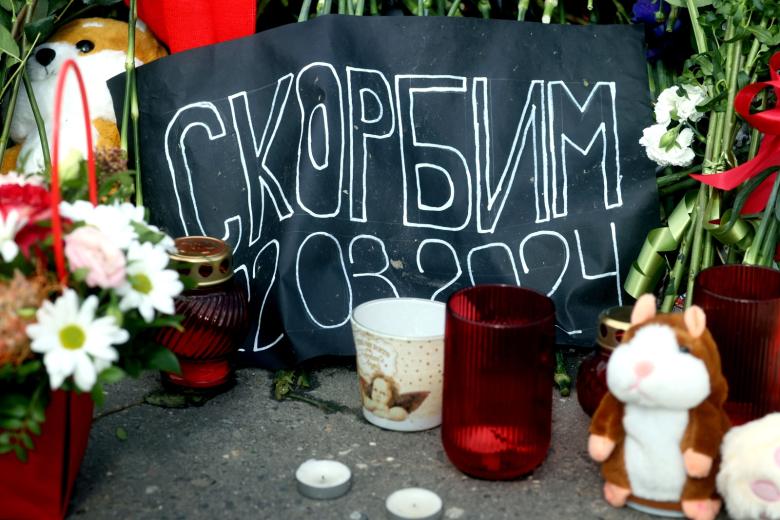 Акция памяти жертв теракта в подмосковном «Крокус Сити Холле»
